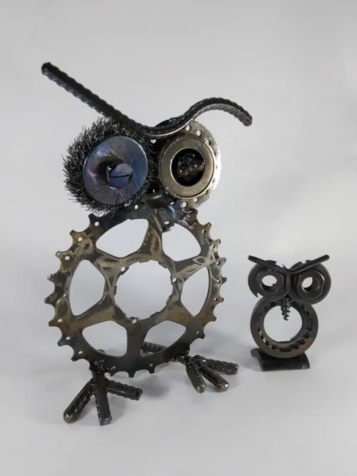 Realizados con materiales recuperados y reutilizados! Proceso de pavonado para proteger las piezas de los efectos del paso del tiempo.