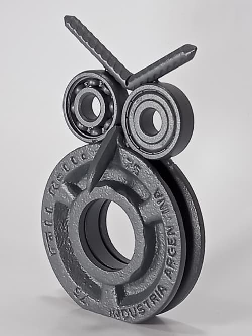 Reciclado de roldanas, rulemanes y metales. Pintura gris epoxi 